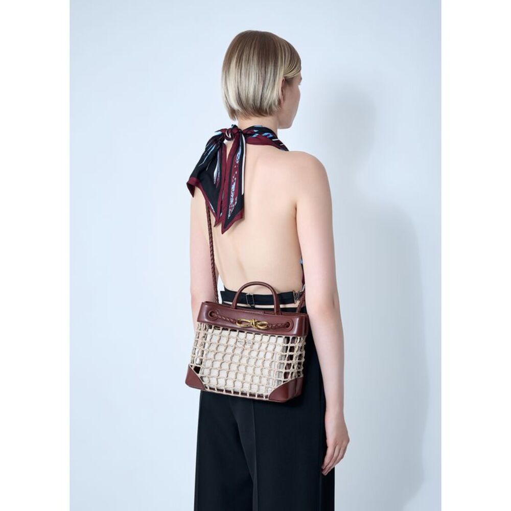Bottega Veneta Women Small Andiamo Handbag - Picture 7 of 7
